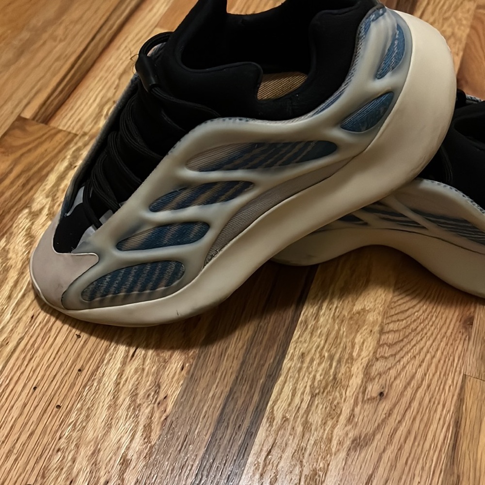 Marks No Sole Inside But Good Condition Great Sneakers/A View 2